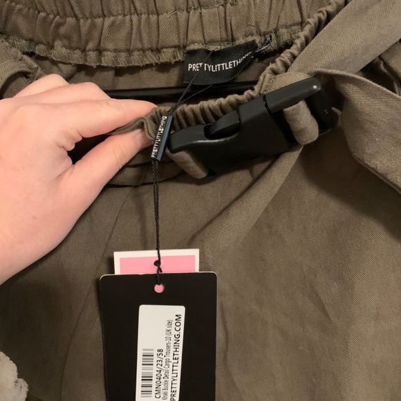 Pretty little thing cargo pants - Picture 3 of 4
